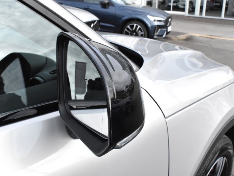 2024 (24) VOLVO XC40 2.0 B3P Plus Dark 5dr Auto 5197250