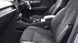 2024 (24) VOLVO XC40 2.0 B3P Plus Dark 5dr Auto 5197233