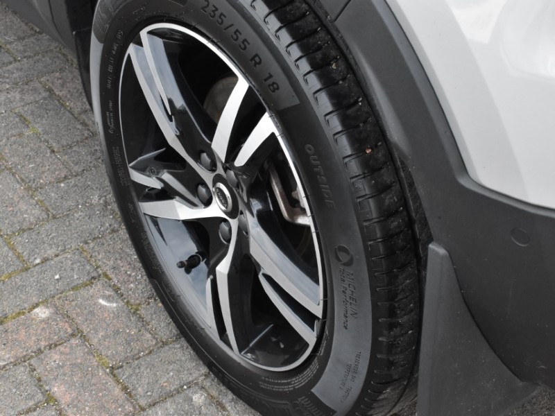 2024 (24) VOLVO XC40 2.0 B3P Plus Dark 5dr Auto 5197244