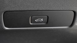 2024 (24) VOLVO XC40 2.0 B3P Plus Dark 5dr Auto 5197209