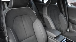 2024 (24) VOLVO XC40 2.0 B3P Plus Dark 5dr Auto 5197228