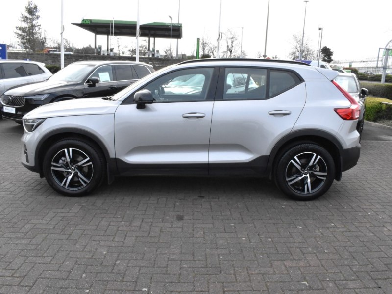 2024 (24) VOLVO XC40 2.0 B3P Plus Dark 5dr Auto 5197150