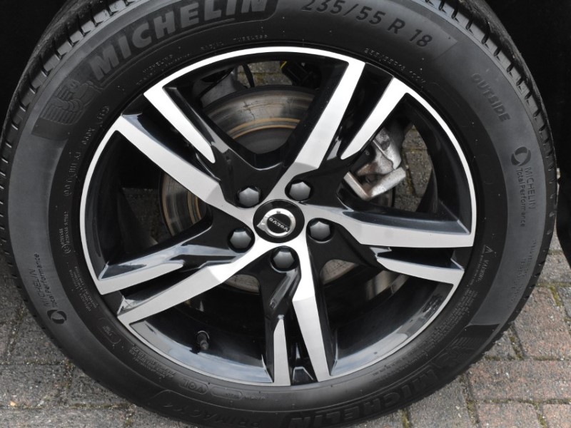2024 (24) VOLVO XC40 2.0 B3P Plus Dark 5dr Auto 5197243