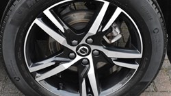 2024 (24) VOLVO XC40 2.0 B3P Plus Dark 5dr Auto 5197243