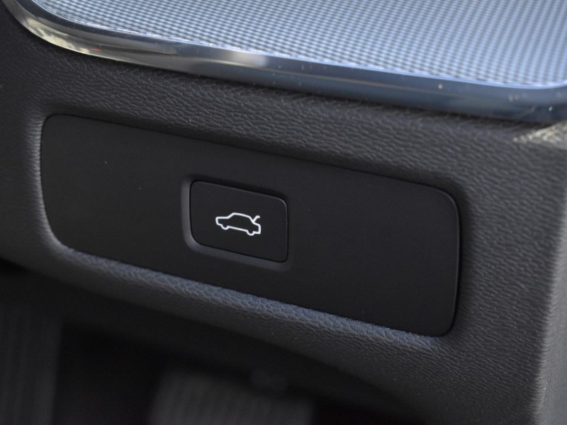 2025 (75) VOLVO XC60 2.0 B5P Plus Black Edition 5dr AWD Geartronic 5128560