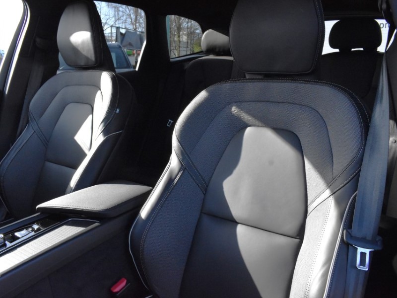 2025 (75) VOLVO XC60 2.0 B5P Plus Black Edition 5dr AWD Geartronic 5128574