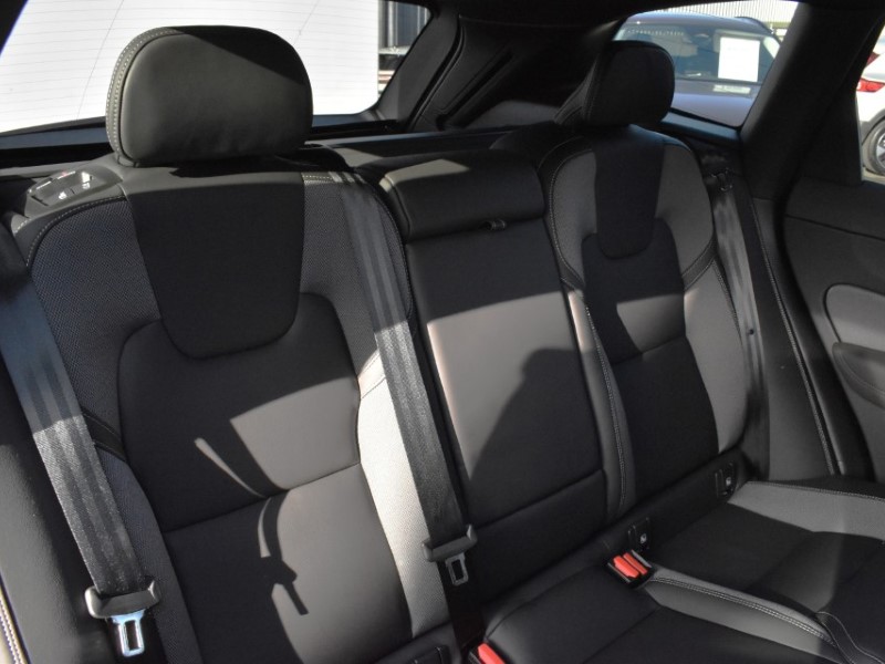 2025 (75) VOLVO XC60 2.0 B5P Plus Black Edition 5dr AWD Geartronic 5128565