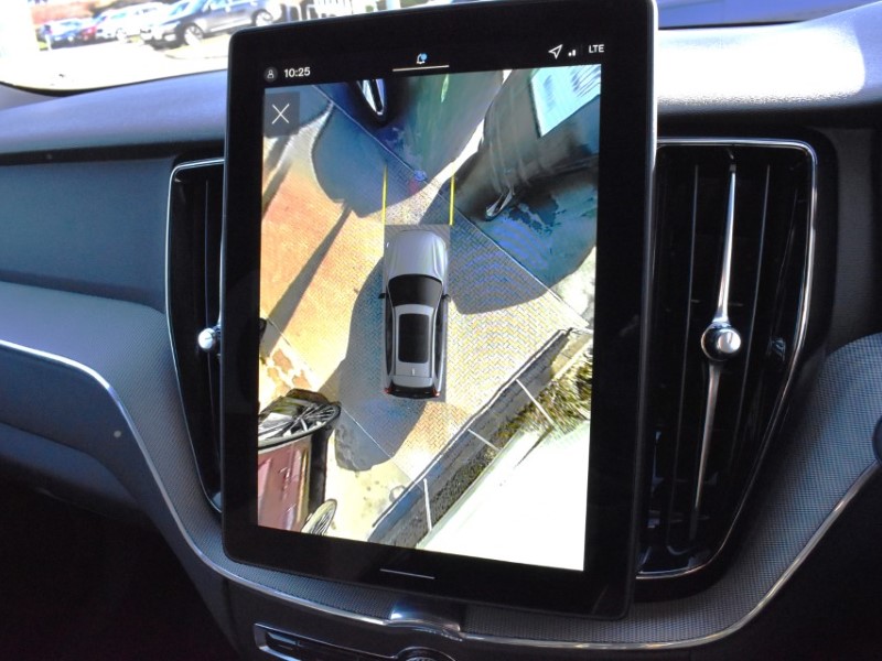 2025 (75) VOLVO XC60 2.0 B5P Plus Black Edition 5dr AWD Geartronic 5128595