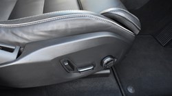 2025 (75) VOLVO XC60 2.0 B5P Plus Black Edition 5dr AWD Geartronic 5128562