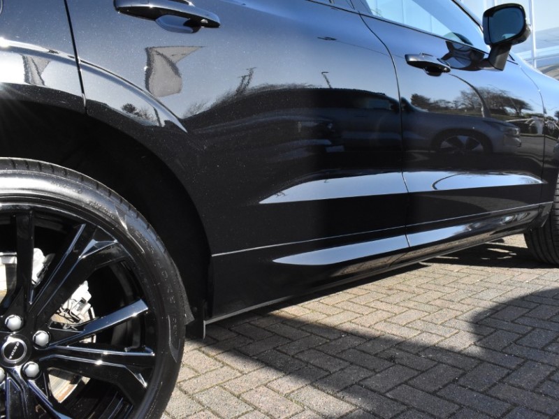 2025 (75) VOLVO XC60 2.0 B5P Plus Black Edition 5dr AWD Geartronic 5128589