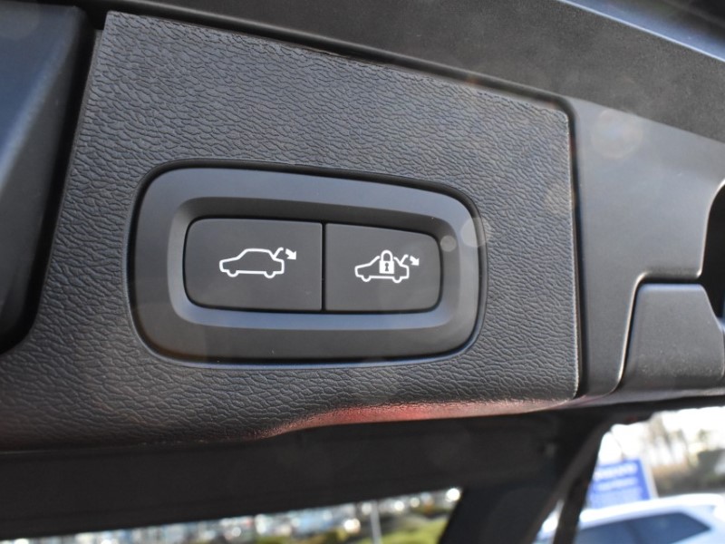 2025 (75) VOLVO XC60 2.0 B5P Plus Black Edition 5dr AWD Geartronic 5128578