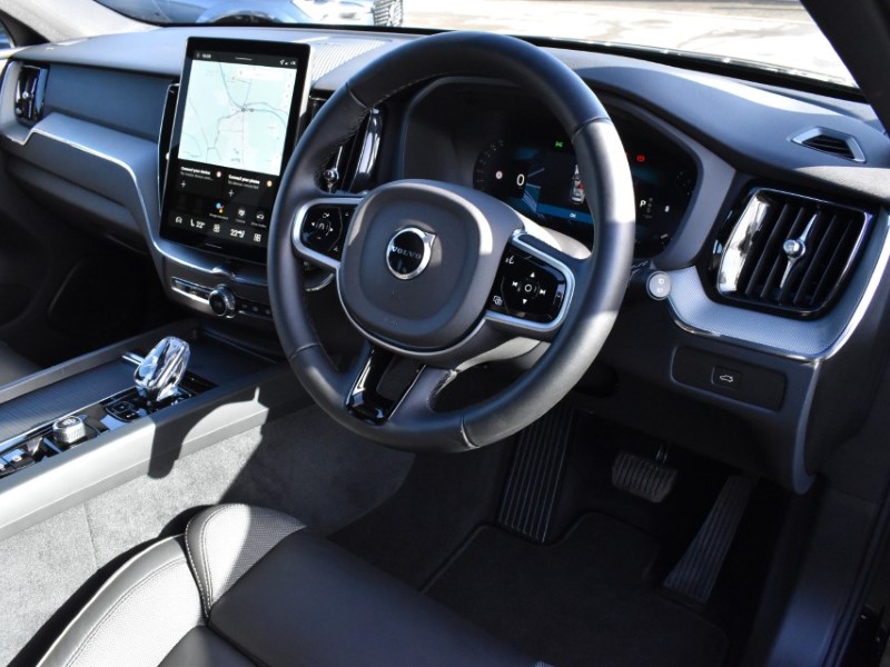 2025 (75) VOLVO XC60 2.0 B5P Plus Black Edition 5dr AWD Geartronic 5128559