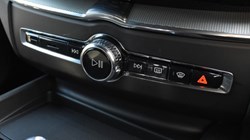 2025 (75) VOLVO XC60 2.0 B5P Plus Black Edition 5dr AWD Geartronic 5128543