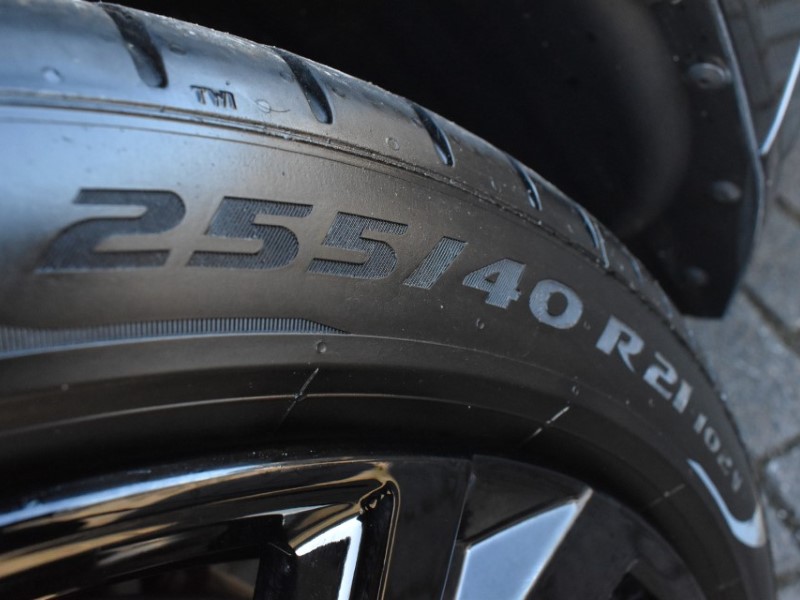 2025 (75) VOLVO XC60 2.0 B5P Plus Black Edition 5dr AWD Geartronic 5128596