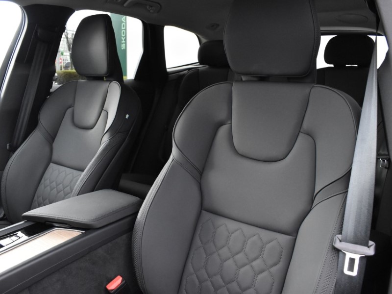 2025 (75) VOLVO XC60 2.0 B5P Plus Dark 5dr AWD Geartronic 5185279