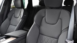 2025 (75) VOLVO XC60 2.0 B5P Plus Dark 5dr AWD Geartronic 5185279