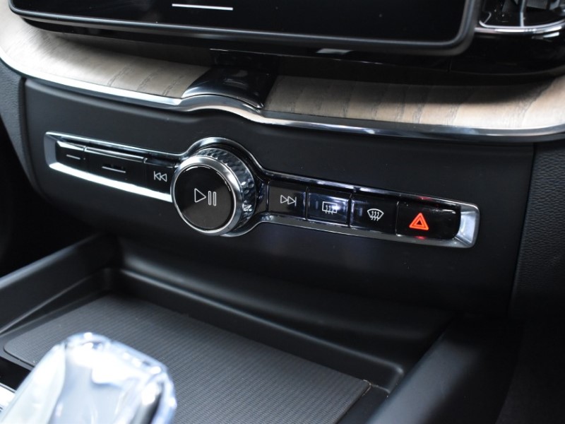 2025 (75) VOLVO XC60 2.0 B5P Plus Dark 5dr AWD Geartronic 5185258