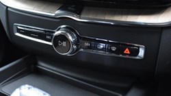 2025 (75) VOLVO XC60 2.0 B5P Plus Dark 5dr AWD Geartronic 5185258