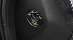 2025 (75) VOLVO XC60 2.0 B5P Plus Dark 5dr AWD Geartronic 5185277