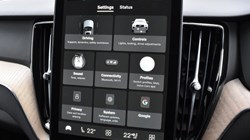 2025 (75) VOLVO XC60 2.0 B5P Plus Dark 5dr AWD Geartronic 5185252