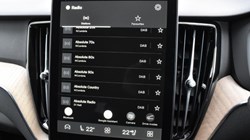 2025 (75) VOLVO XC60 2.0 B5P Plus Dark 5dr AWD Geartronic 5185255