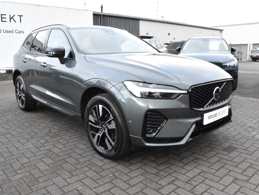 2025 (75) VOLVO XC60 2.0 B5P Plus Dark 5dr AWD Geartronic