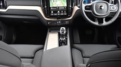 2025 (75) VOLVO XC60 2.0 B5P Plus Dark 5dr AWD Geartronic 5185275