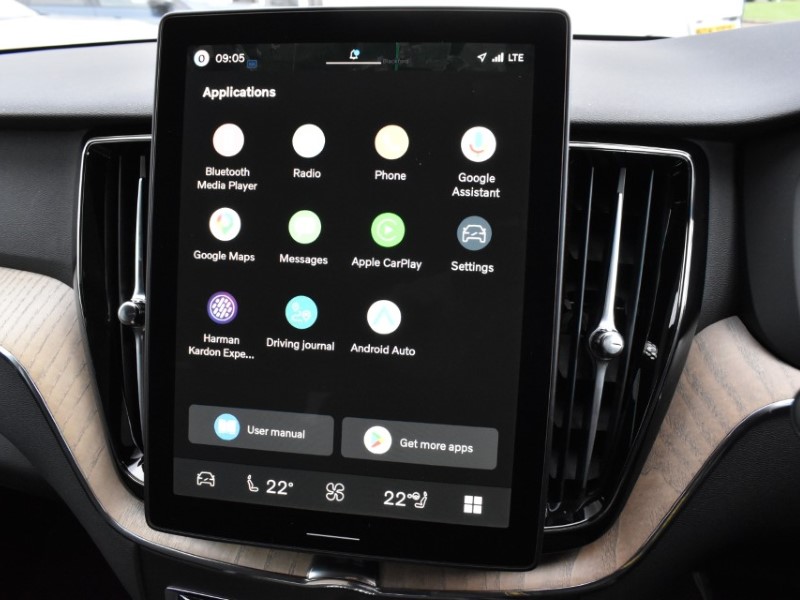 2025 (75) VOLVO XC60 2.0 B5P Plus Dark 5dr AWD Geartronic 5185254