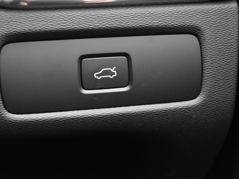 2025 (75) VOLVO XC60 2.0 B5P Plus Dark 5dr AWD Geartronic 5185264