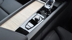 2025 (75) VOLVO XC60 2.0 B5P Plus Dark 5dr AWD Geartronic 5185265