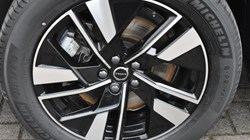 2025 (75) VOLVO XC60 2.0 B5P Plus Dark 5dr AWD Geartronic 5185283