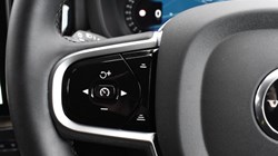 2025 (75) VOLVO XC60 2.0 B5P Plus Dark 5dr AWD Geartronic 5185262