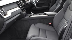 2025 (75) VOLVO XC60 2.0 B5P Plus Dark 5dr AWD Geartronic 5185276