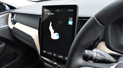 2025 (75) VOLVO XC60 2.0 B5P Plus Dark 5dr AWD Geartronic 5185270