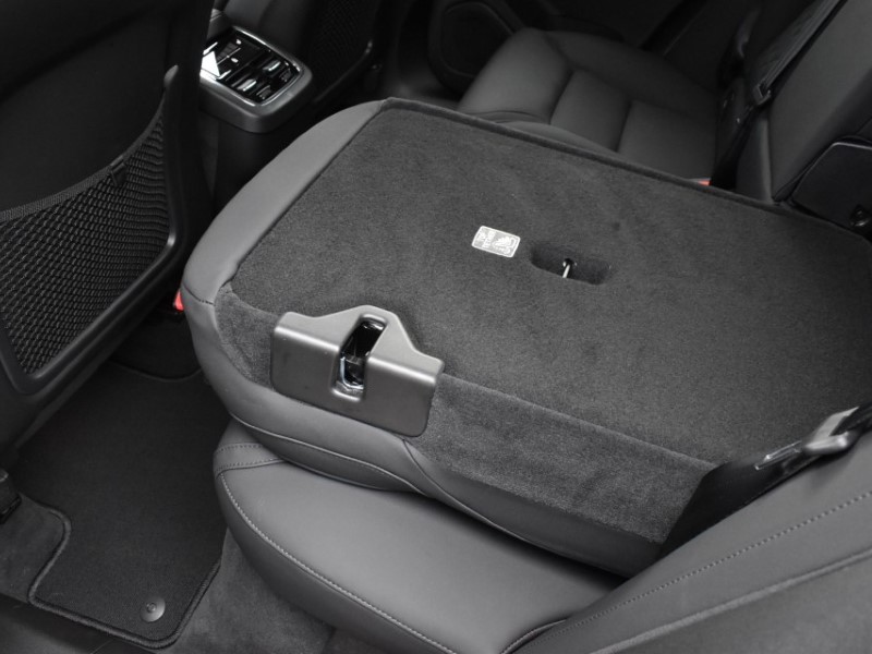 2025 (75) VOLVO XC60 2.0 B5P Plus Dark 5dr AWD Geartronic 5185281