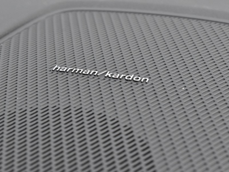 2025 (75) VOLVO XC60 2.0 B5P Plus Dark 5dr AWD Geartronic 5185259