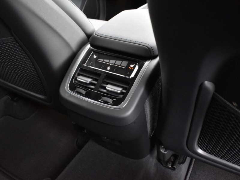 2025 (75) VOLVO XC60 2.0 B5P Plus Dark 5dr AWD Geartronic 5185273