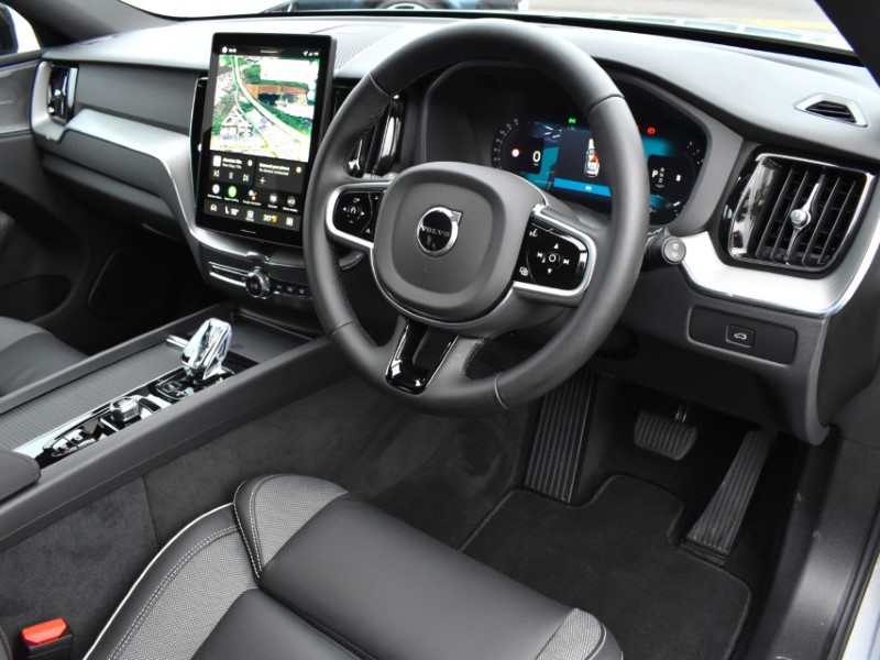 2025 (75) VOLVO XC60 2.0 B5P Plus Black Edition 5dr AWD Geartronic 5152200