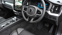 2025 (75) VOLVO XC60 2.0 B5P Plus Black Edition 5dr AWD Geartronic 5152200