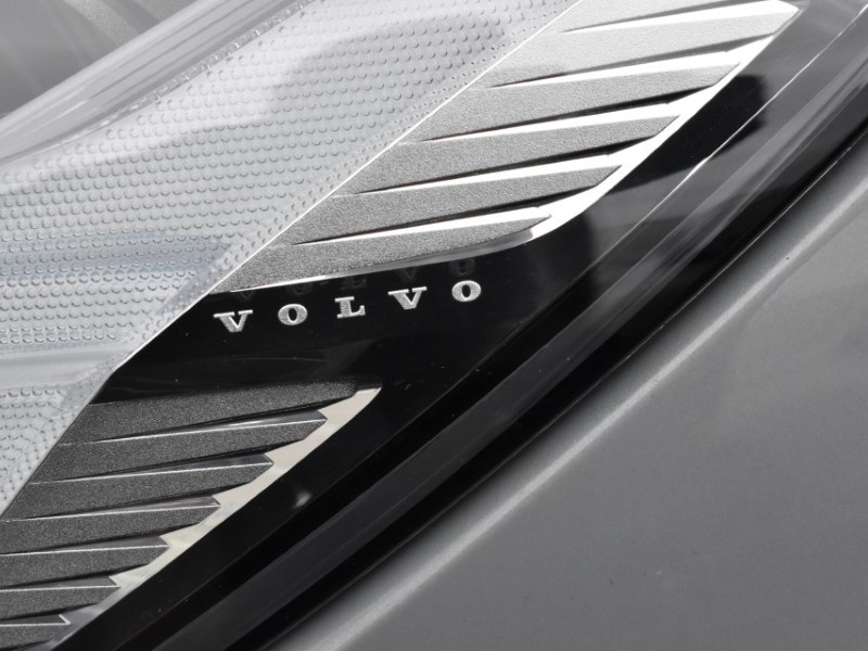 2025 (75) VOLVO XC60 2.0 B5P Plus Black Edition 5dr AWD Geartronic 5152217