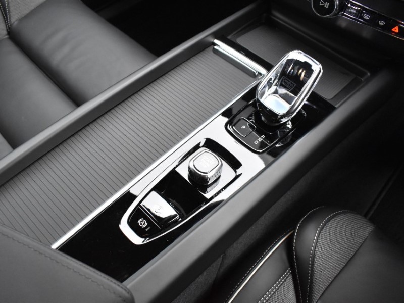 2025 (75) VOLVO XC60 2.0 B5P Plus Black Edition 5dr AWD Geartronic 5152193