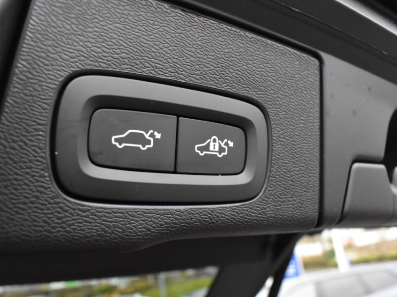 2025 (75) VOLVO XC60 2.0 B5P Plus Black Edition 5dr AWD Geartronic 5152215