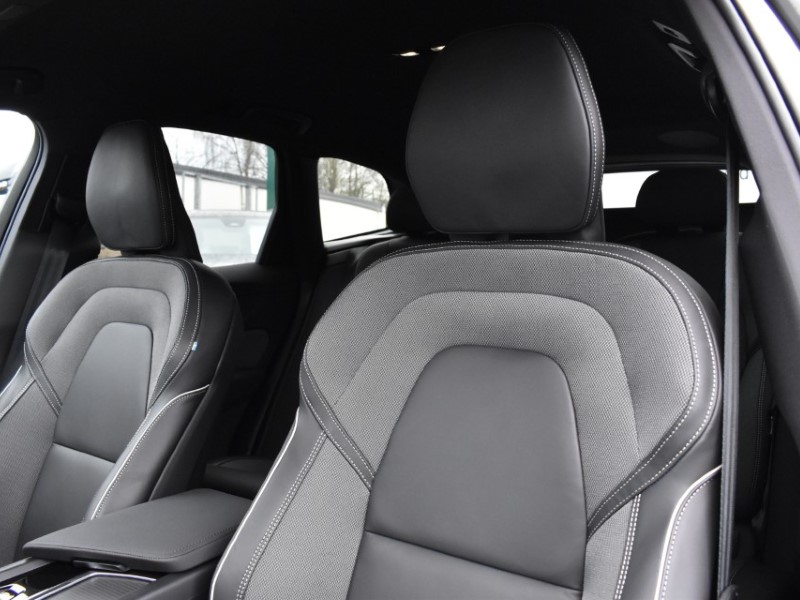 2025 (75) VOLVO XC60 2.0 B5P Plus Black Edition 5dr AWD Geartronic 5152211