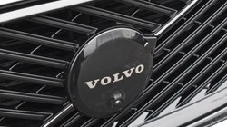 2025 (75) VOLVO XC60 2.0 B5P Plus Black Edition 5dr AWD Geartronic 5152228