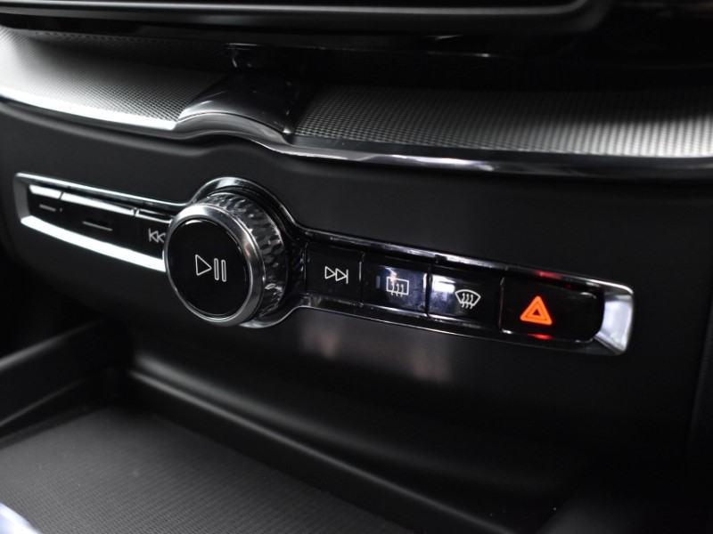 2025 (75) VOLVO XC60 2.0 B5P Plus Black Edition 5dr AWD Geartronic 5152185