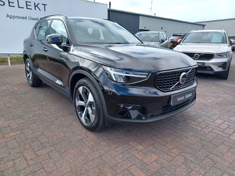 2026 (26) VOLVO XC40 2.0 B3P Plus Dark 5dr Auto