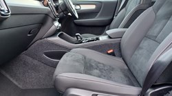 2026 (26) VOLVO XC40 2.0 B3P Plus Dark 5dr Auto 5789756