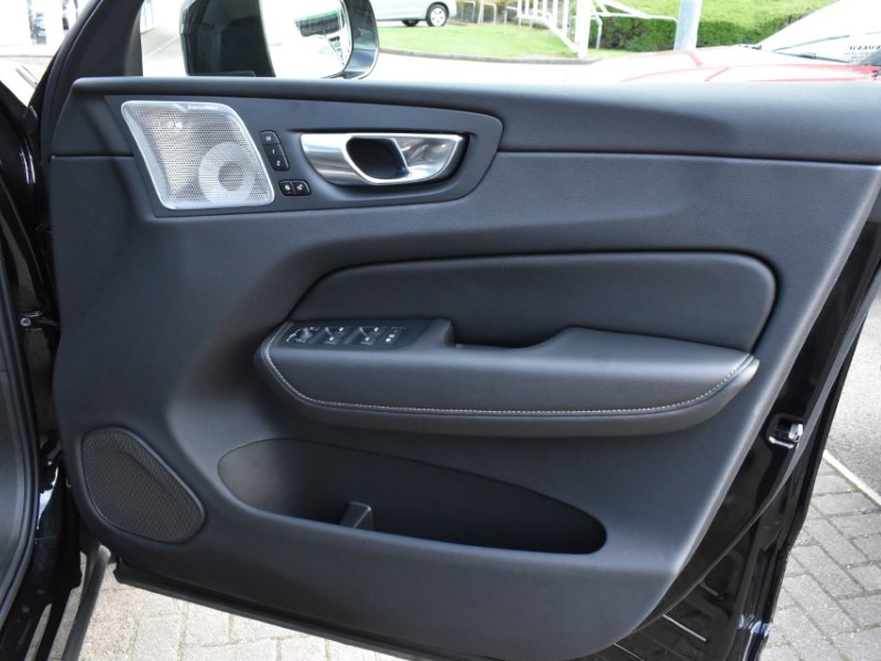 2025 (74) VOLVO XC60 2.0 B5P Ultra Dark 5dr AWD Geartronic 5224249