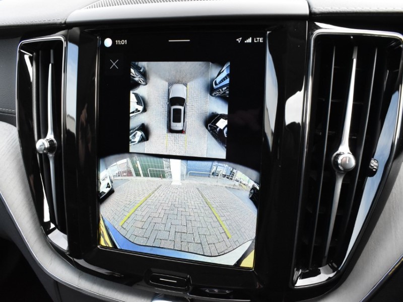 2025 (74) VOLVO XC60 2.0 B5P Ultra Dark 5dr AWD Geartronic 5224236