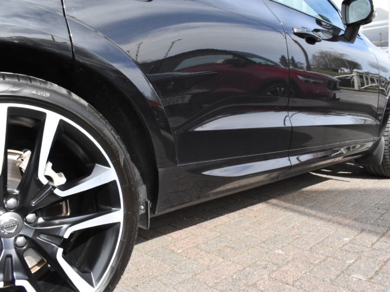 2025 (74) VOLVO XC60 2.0 B5P Ultra Dark 5dr AWD Geartronic 5224279